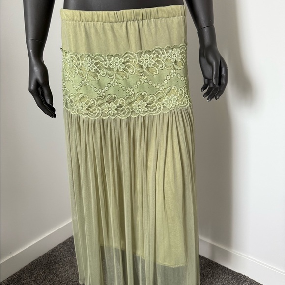⚪️ Sheer Sage Green Tulle Midi Skirt with Lace Detail | M/L - Picture 2 of 6